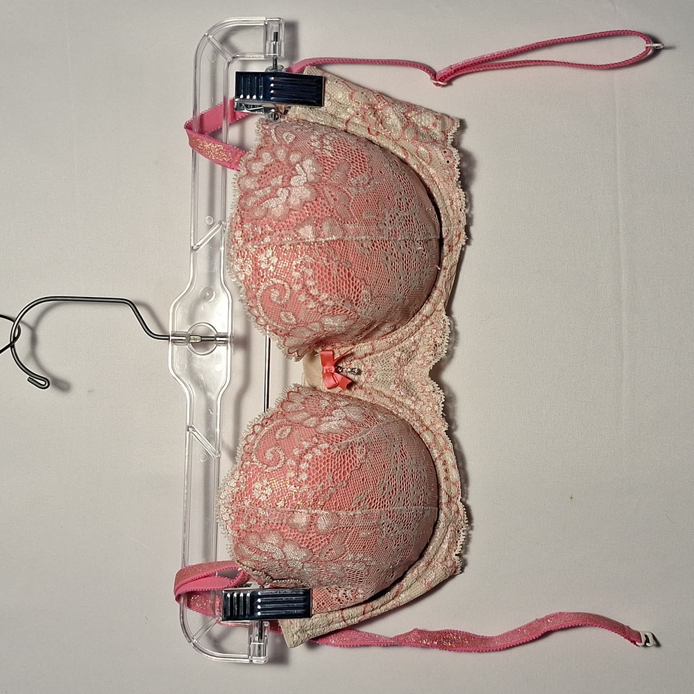 Victoria's Secret Pink and Cream Lace Bra 32D